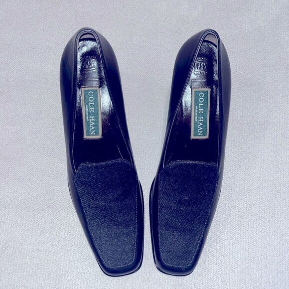 Cole Haan leather 2.5” heel. - Picture 2 of 3